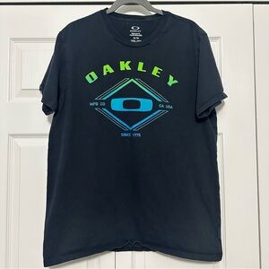 Oakley‎ Vintage Graphic Logo T-Shirt in Black Size XL GUC